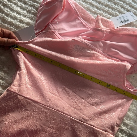 Elegpetal + pump Vada midi dress pink lace - Picture 7 of 12